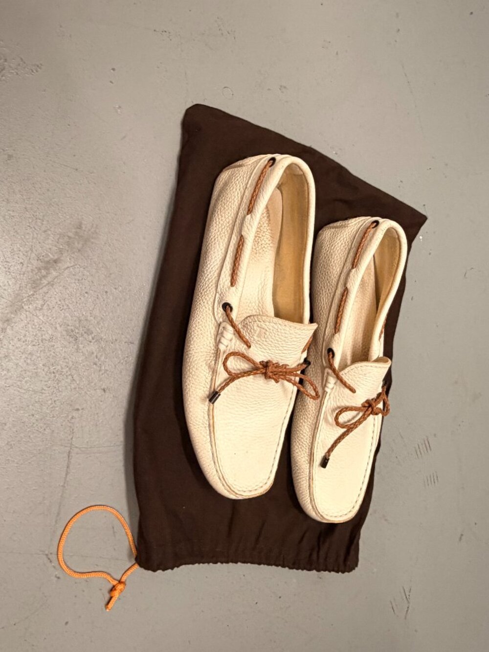 Tod's Gommino Drivers/Loafers, White Leather w/ Tan Laces, Men's 8 - Picture 2 of 6